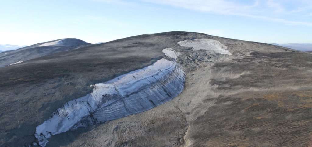 En isfonn i Jotunheimen, hvor 6000 år gamle piler har smeltet ut nylig. 