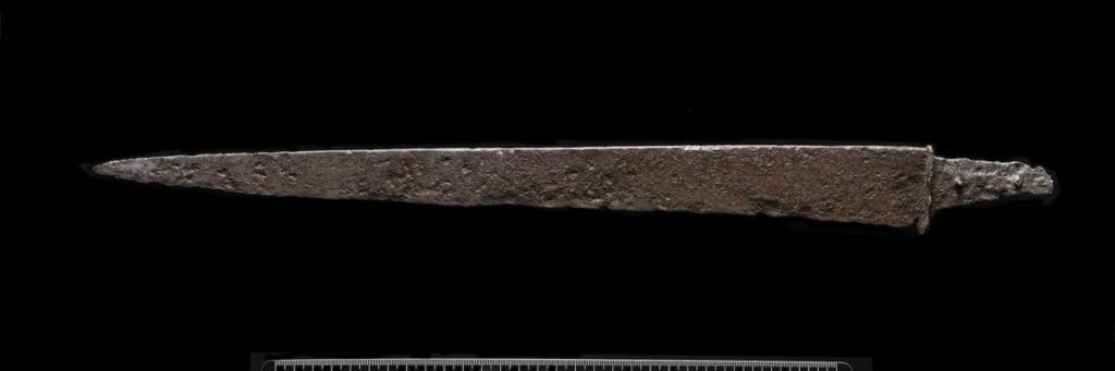 A pre-Roman sword from Gravdalen.